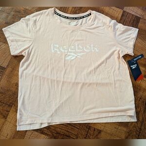 Reebok NWT Peach Skin White Layering Textured Logo Short Sleeve Tshirt Medium